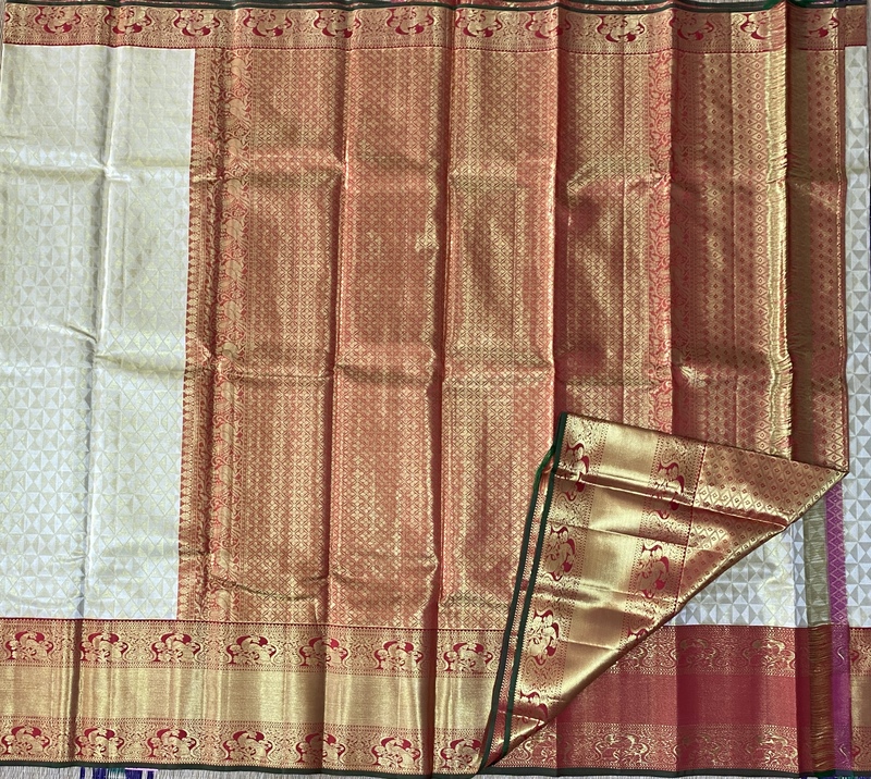 Charvi - The Bride's Favourite Kanchipuram Saree 7305 Charvi - The Bride's Favourite Kanchipuram Saree 7305