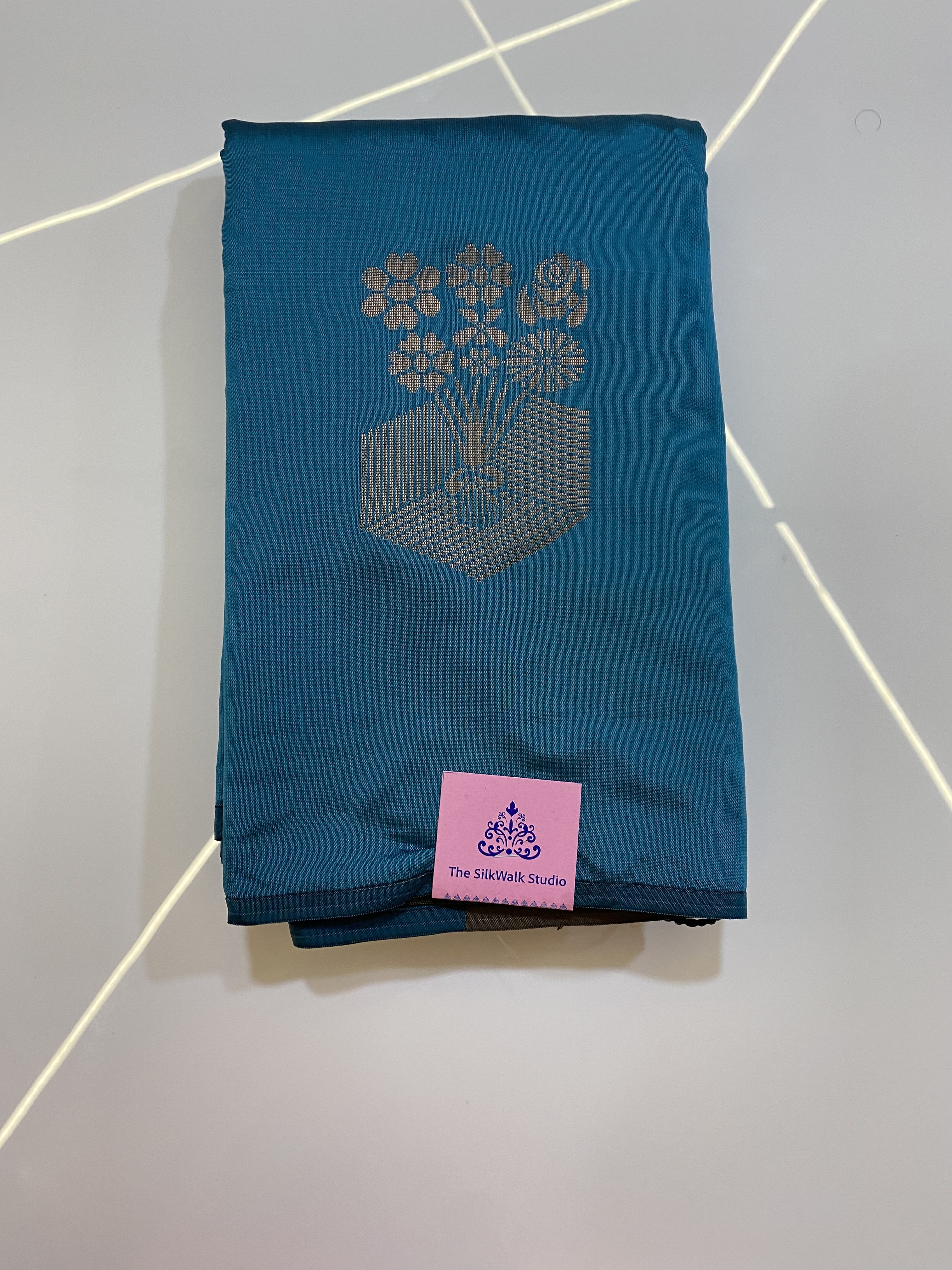Suchitra - The Gift Sarees Saga 7880 Suchitra - The Gift Sarees Saga 7880