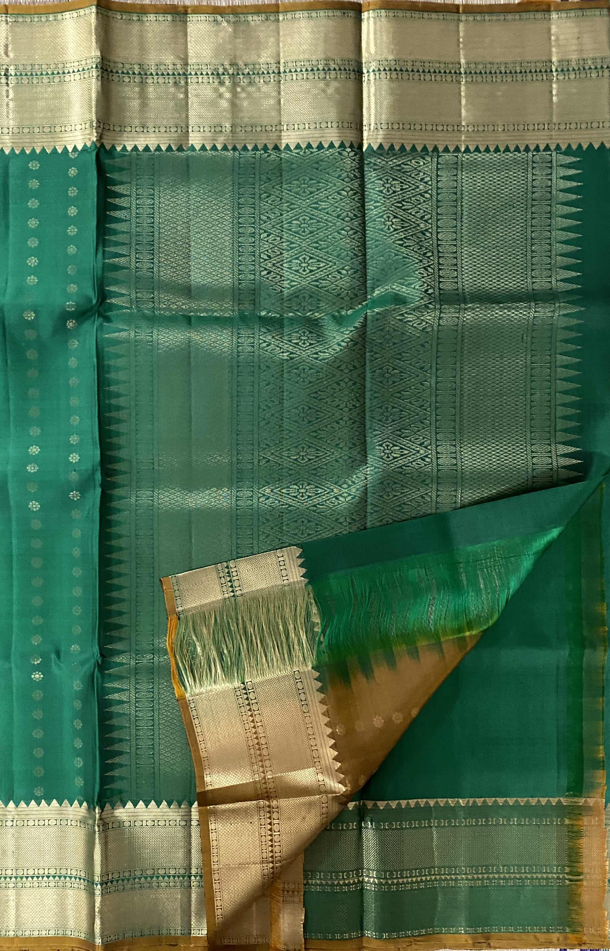 Kadambari - Pure Silk Exclusive Sarees 8140 Kadambari - Pure Silk Exclusive Sarees 8140