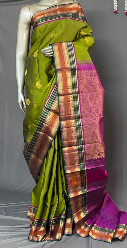 Sudhachandran - The Saga of Kanchipuram 8944 Sudhachandran - The Saga of Kanchipuram 8944