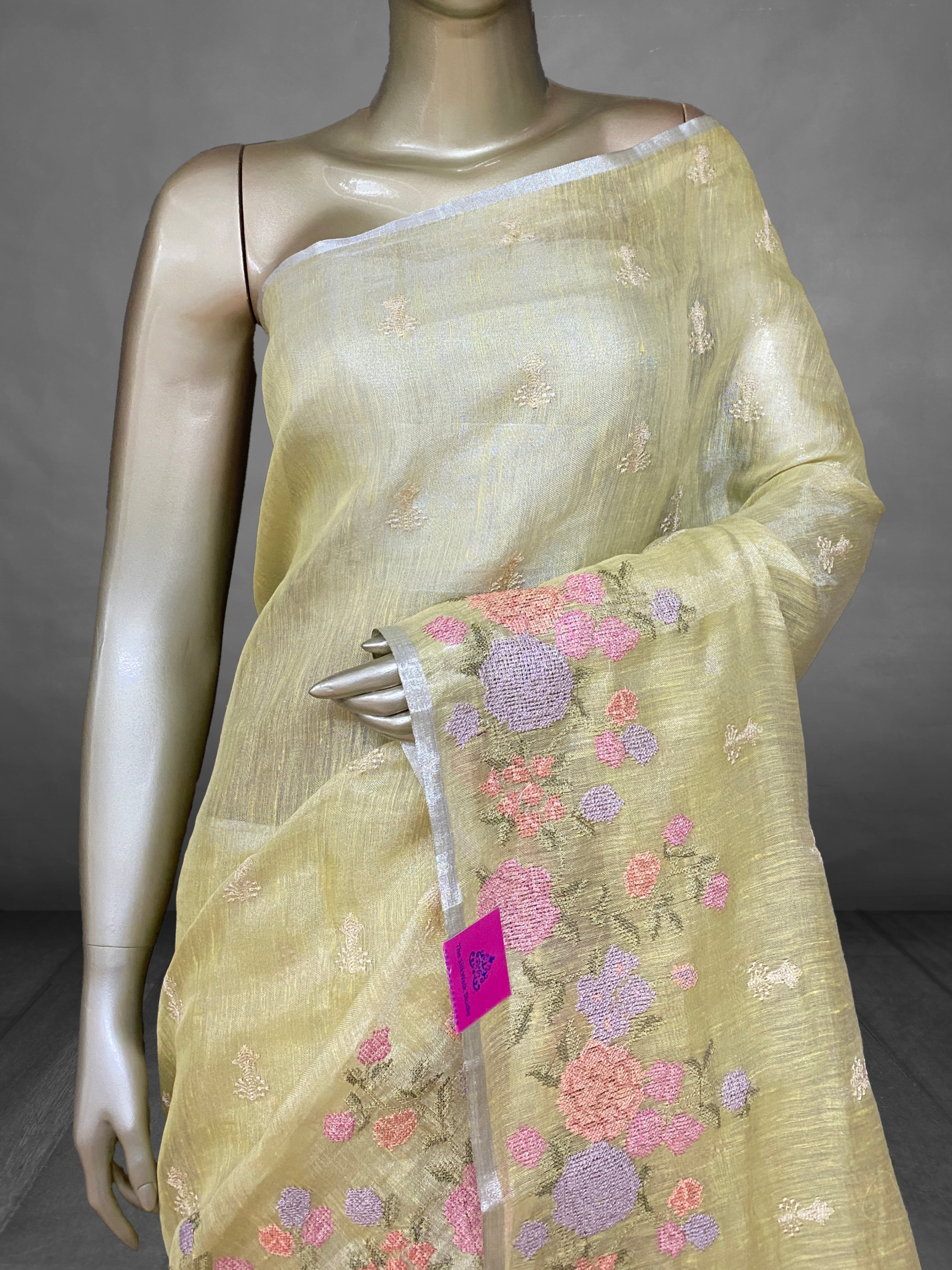 Rishika - The Linen Saree in Floral Thread Embroidery 18672 Rishika - The Linen Saree in Floral Thread Embroidery 18672