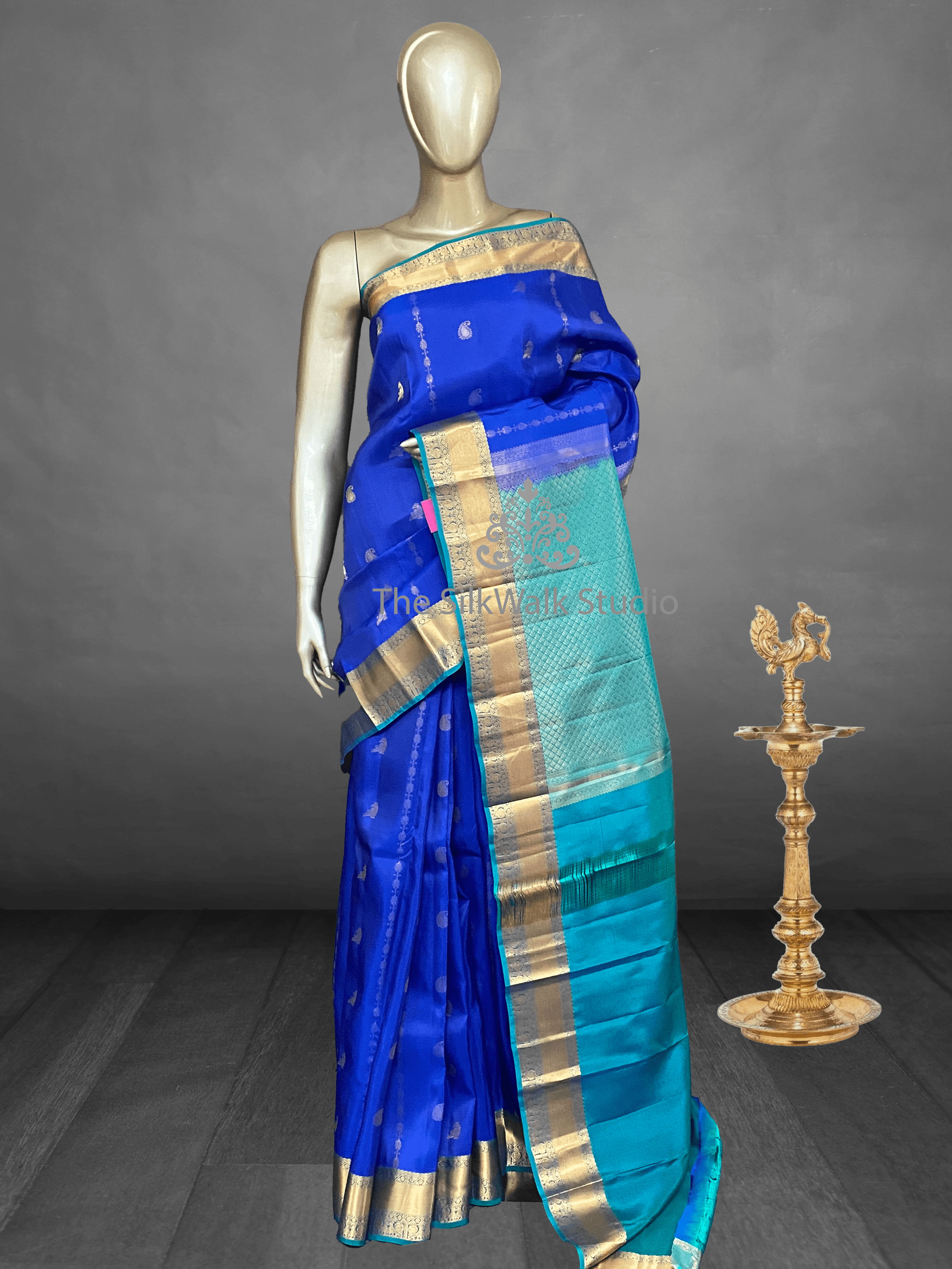 Chetana โ Border Silk Sarees (Manga & Peacock Motif) 19296 Chetana โ Border Silk Sarees (Manga & Peacock Motif) 19296