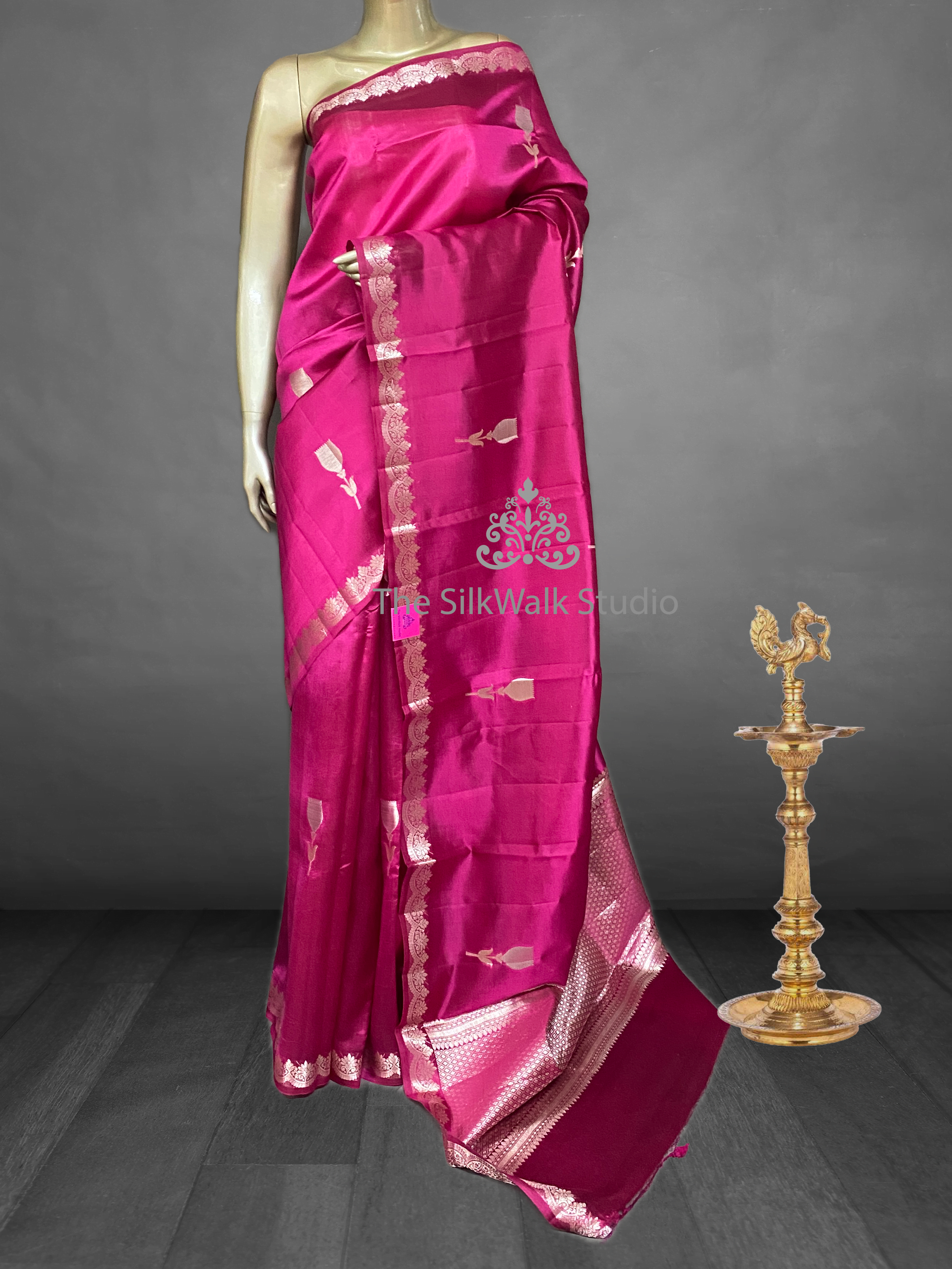 Prahba - The Pure Mango Silk Banarasi Handloom Saree 19329 Prahba - The Pure Mango Silk Banarasi Handloom Saree 19329