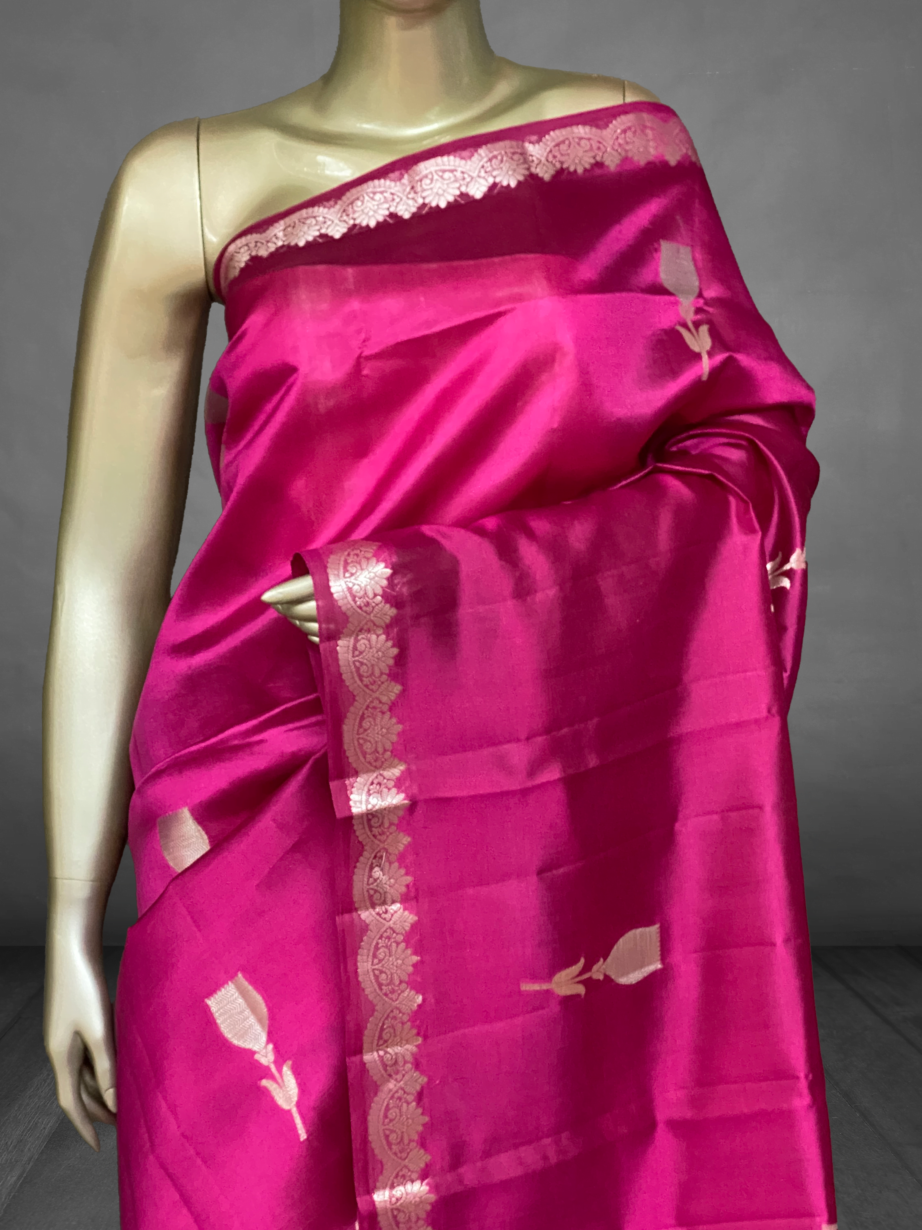 Prahba - The Pure Mango Silk Banarasi Handloom Saree 19329 Prahba - The Pure Mango Silk Banarasi Handloom Saree 19329