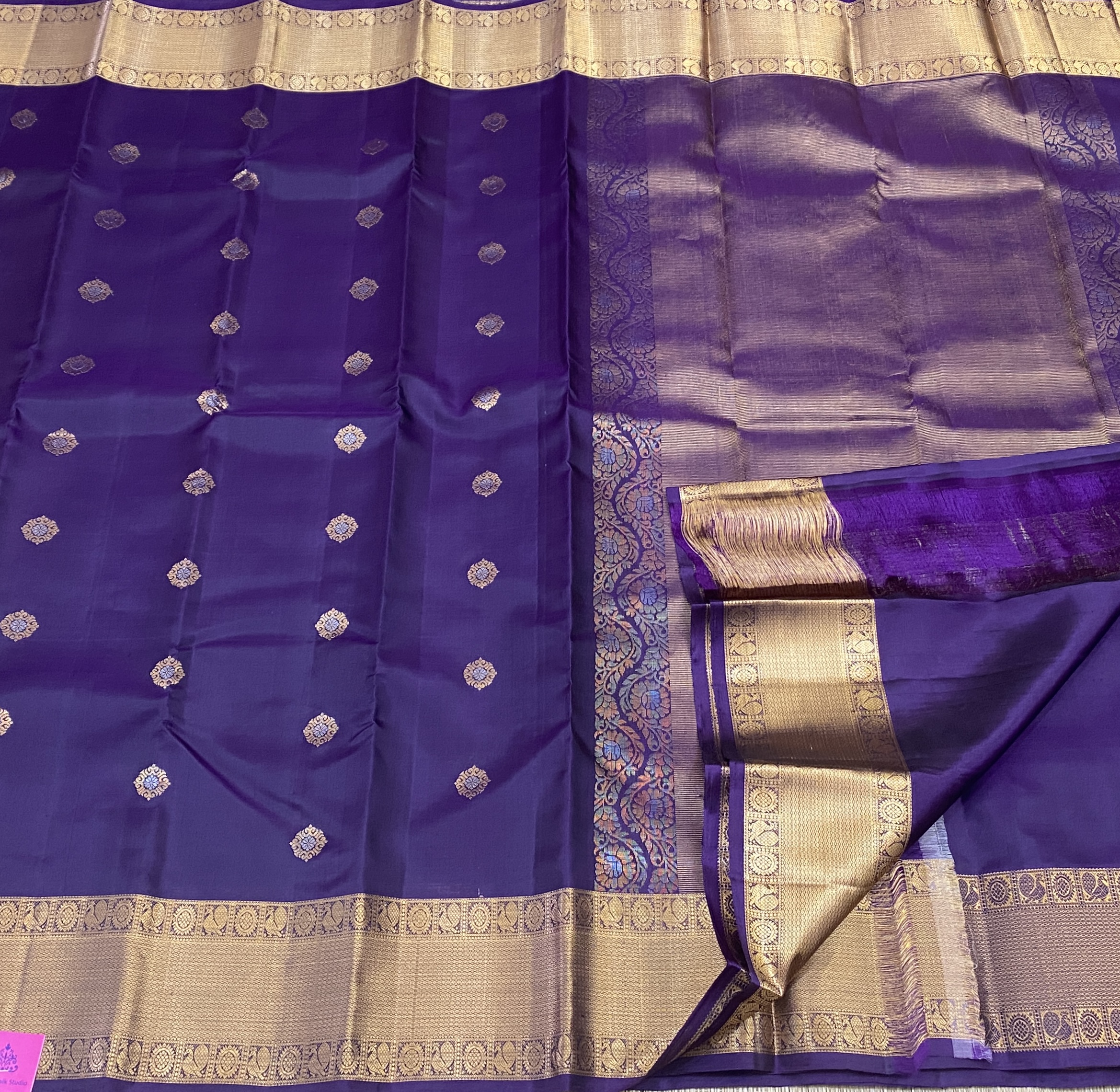 Mallika - The Silk Walk Exclusives 19340 Mallika - The Silk Walk Exclusives 19340