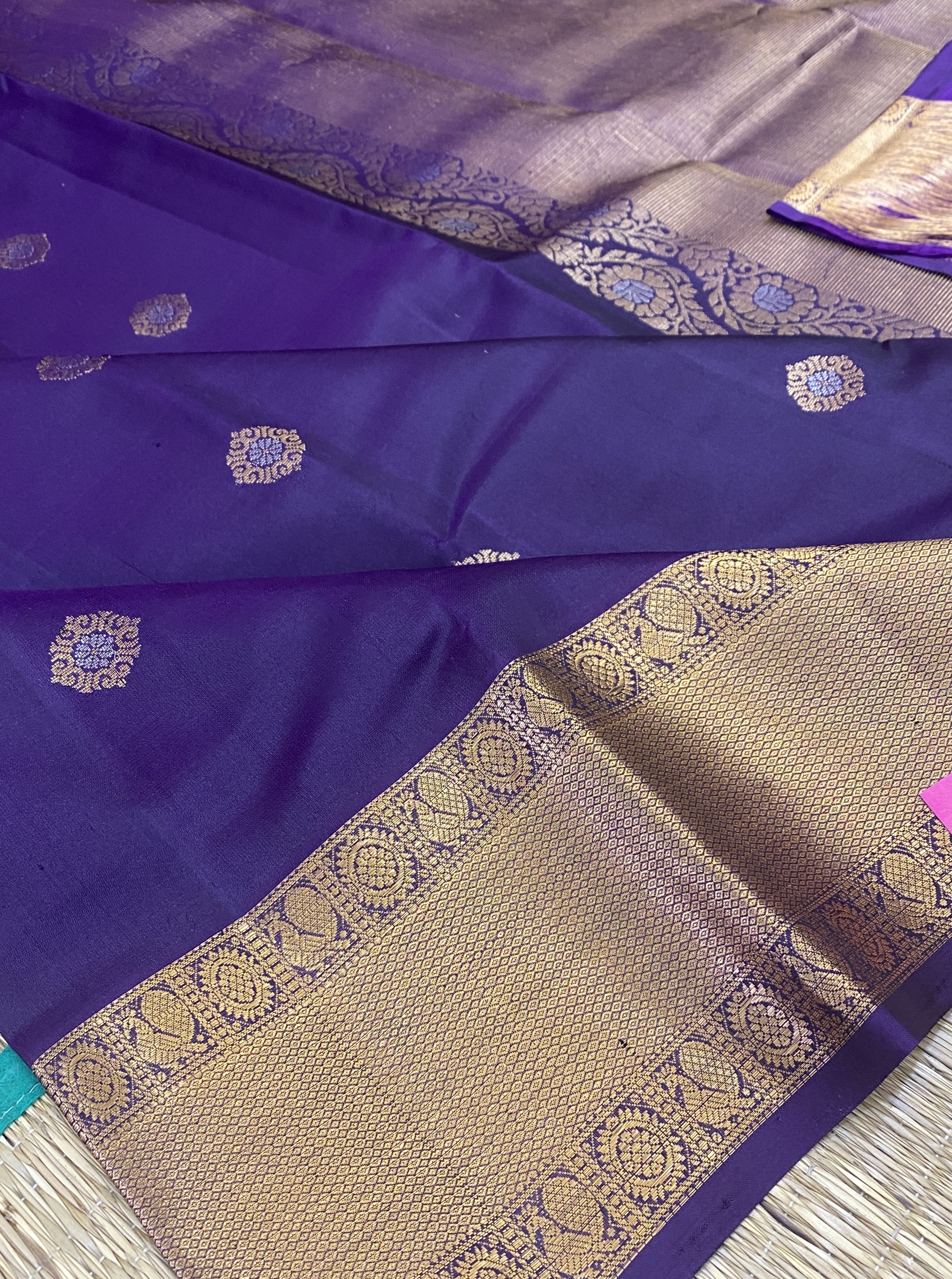 Mallika - The Silk Walk Exclusives 19340 Mallika - The Silk Walk Exclusives 19340