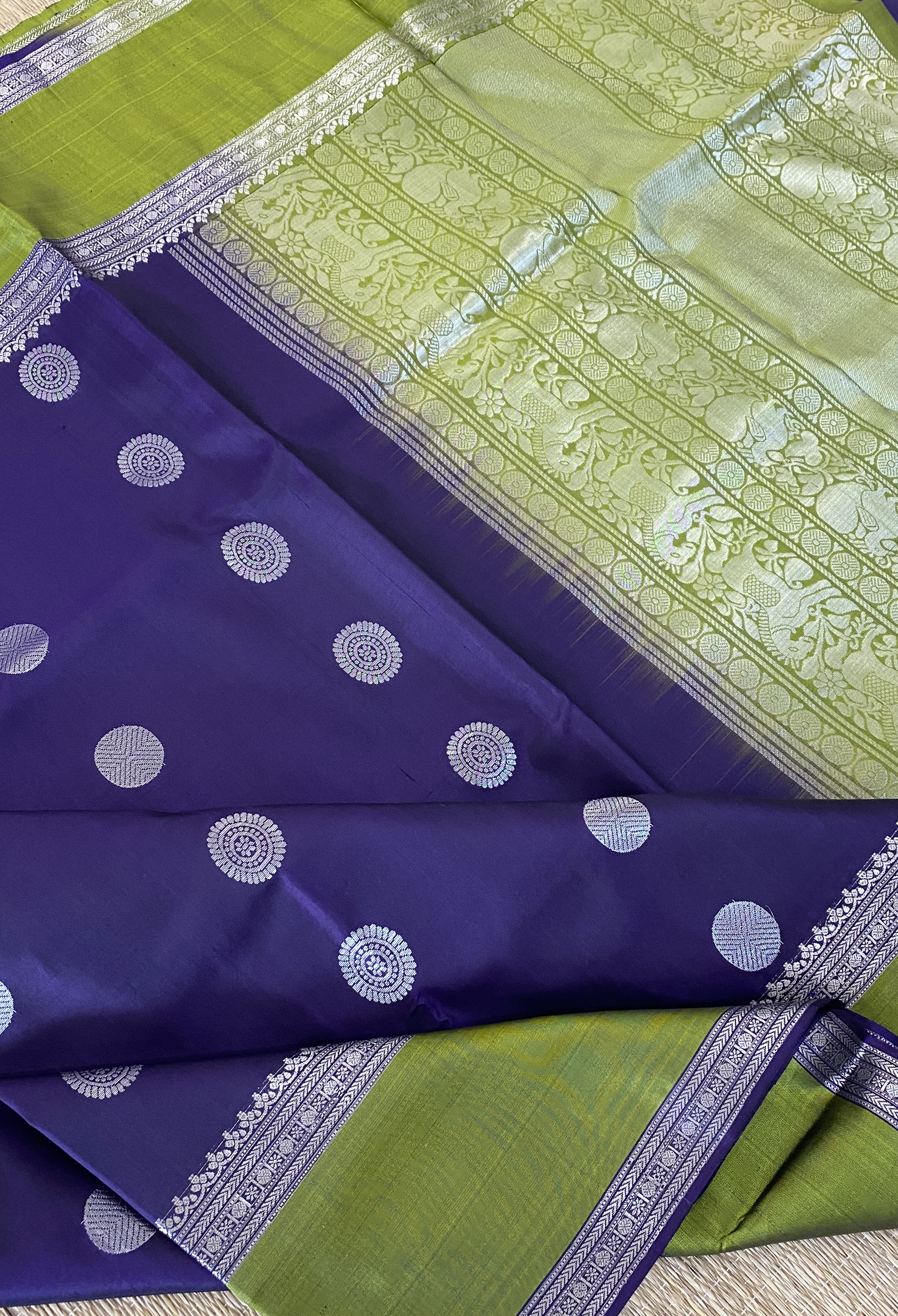 Sundari - Pure Silk Exclusive Sarees 7639 Sundari - Pure Silk Exclusive Sarees 7639